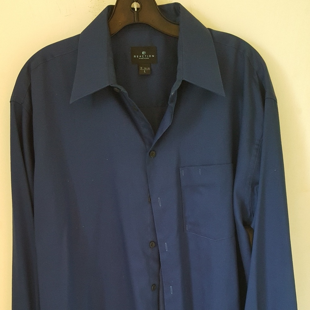 Men's collared dress shirt